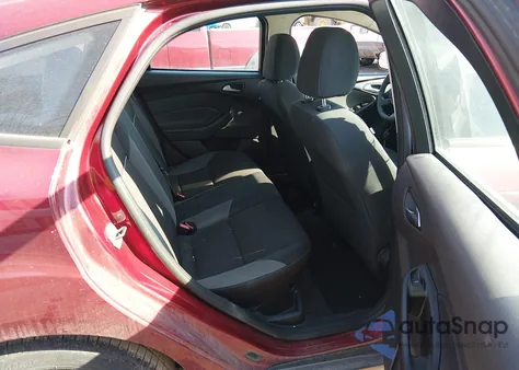 2014 Ford Focus Se z USA, uszkodzony, nr VIN 1FADP3K22EL411747